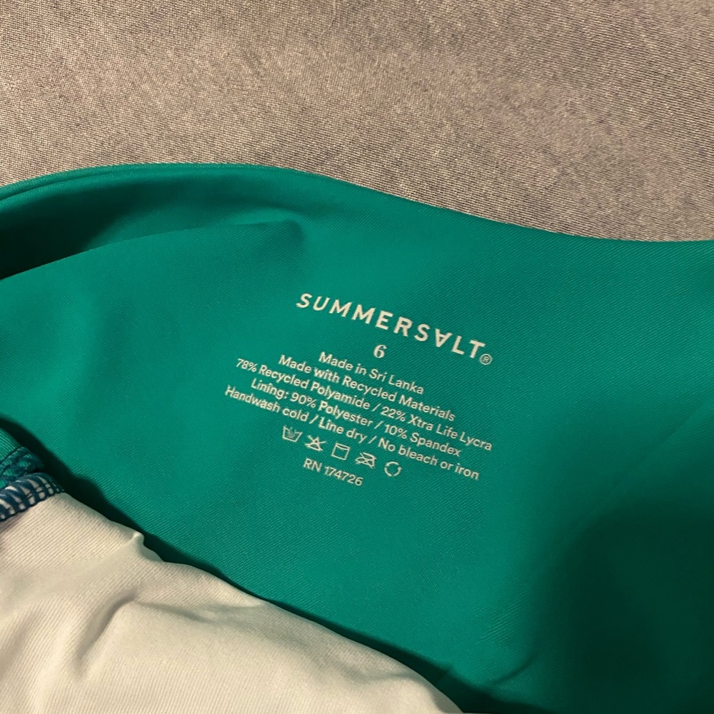 COPY - NWOT famous Summersalt side stroke!